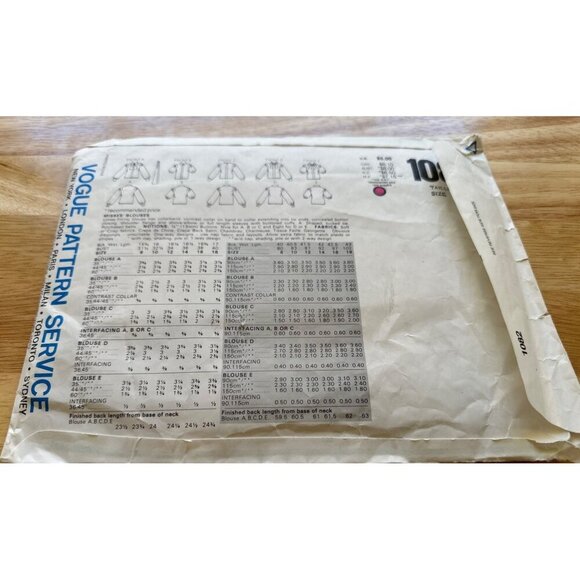 Vogue #1082 Sewing Pattern Blouses Vintage Sizes 8-18 Sku 0252 Used - Picture 3 of 4